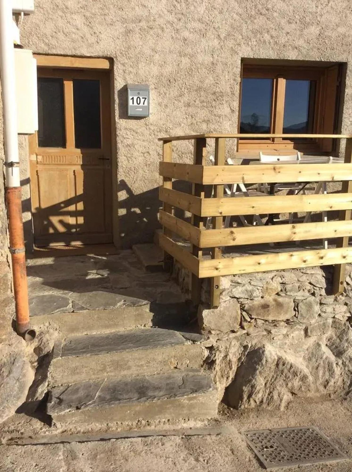Chalet Confortable A Ascou Avec Vue Sur La Montagne Luaran gambar
